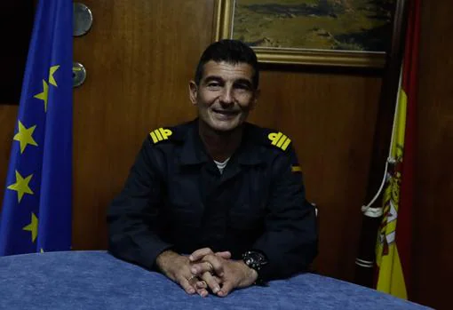 El capitán de fragata y comandante de la 'Canarias', Rafael Samaniego.