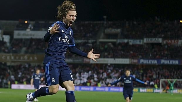 Modric salva los muebles, pero no la casa