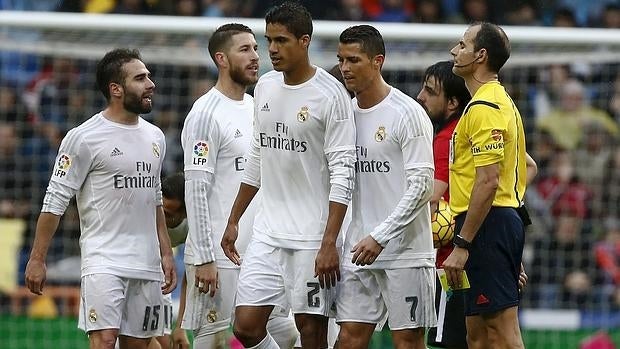 El Madrid recurrirá la expulsión de Varane