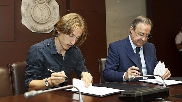 Las cifras del primer contrato de Modric con el Real Madrid