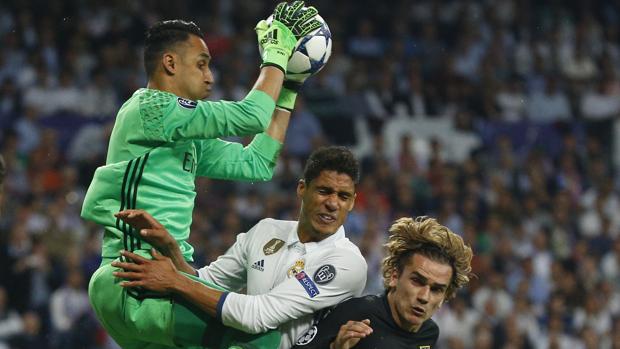 Keylor vuelve a hacer milagros