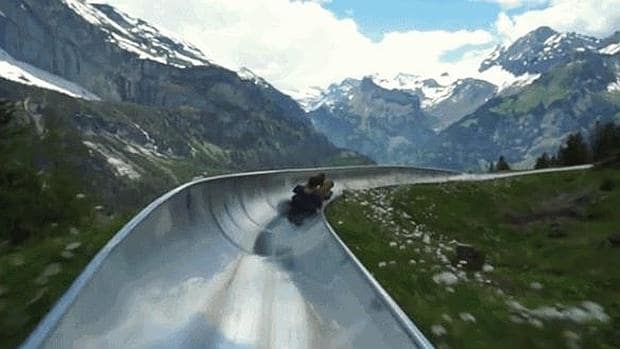 Imagen del vídeo YouTube que muestra un descenso por Los Alpes