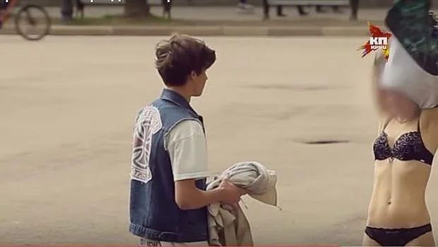 Fotograma de uno de los vídeos del adolescente ruso