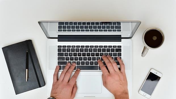 Cinco trucos para aprender idiomas sin tocar los libros