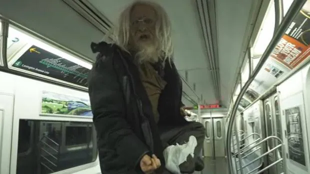 El mendigo que ha «levitado» en el metro de Nueva York