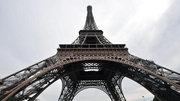 París quiere acabar con una plaga de ratas y miles de parisinos lo consideran un «genocidio»