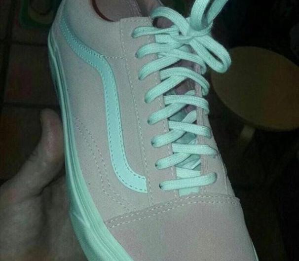 «¿De qué color es esta zapatilla?» El reto visual que se ha vuelto a hacer viral