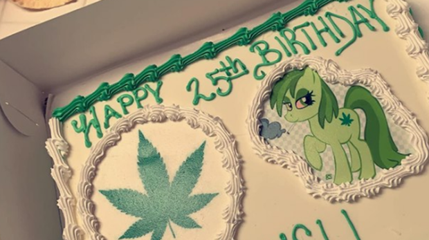 Una mujer pide una tarta de Moana para su hija y recibe una de marihuana