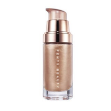 El iluminador Mini body lava Fenty Beauty le da a la piel un acabado brillante y reluciente