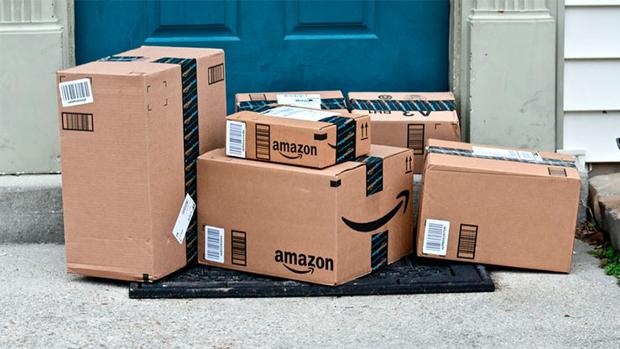 Así logran más trabajo los repartidores de Amazon: cuelgan teléfonos inteligentes en los árboles