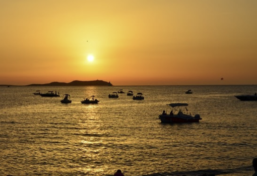 Los atardeceres en Ibiza son un momento mágico que deja imágenes de gran belleza