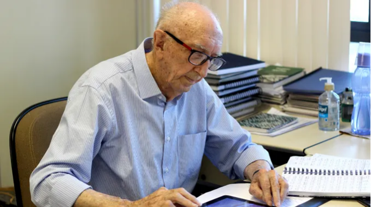 El hombre centenario que ha roto el Récord Guinness por llevar 84 años trabajando en la misma empresa