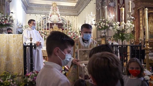 La alegría infantil regresa a las plantas de la Blanca Paloma