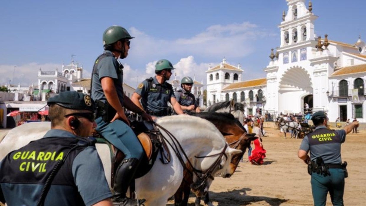 Guardia Civil en el Rocío durante la romería de 2018