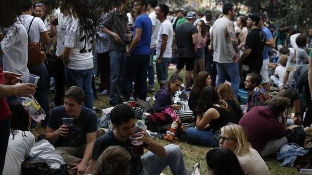 Beber alcohol en la adolescencia aumenta el riesgo de futuros trastornos mentales