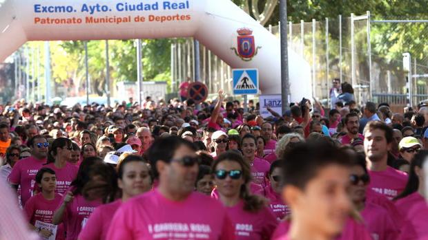 Los oncólogos critican que los costes de los tratamientos del cáncer se están disparando