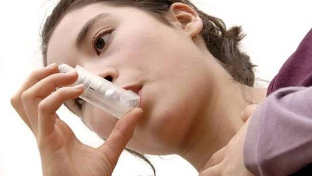 El asma es dos veces más frecuente en mujeres adultas que en varones
