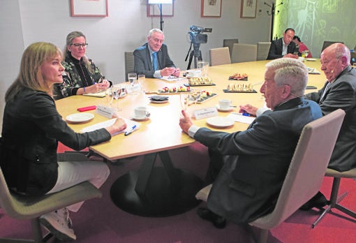 Encuestro celebrado en la sede de ABC