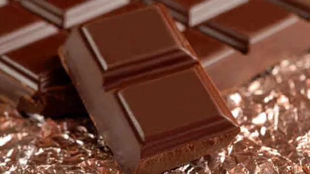 No, comer chocolate no mejora la visión
