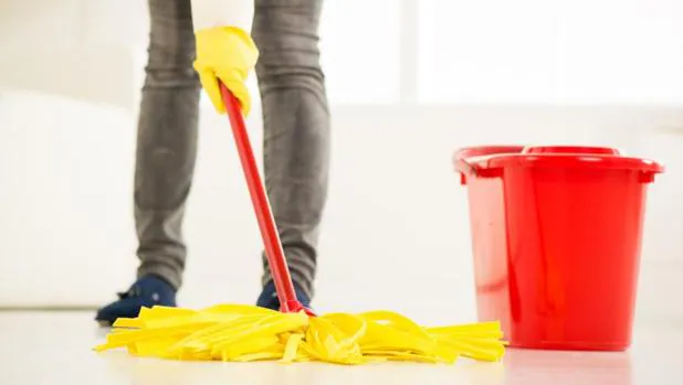 Investigadores advierten de que limpiar con lejía en casa puede crear contaminantes en el aire interior