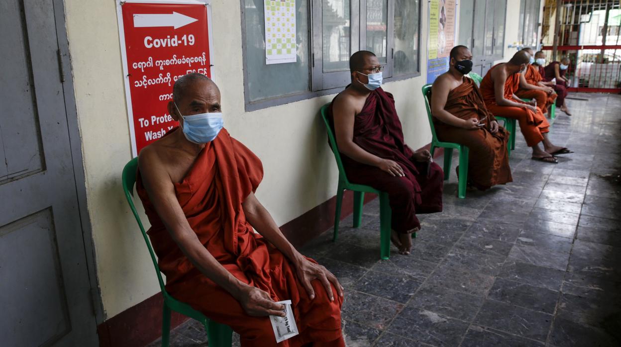 Monjes en Maymar