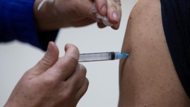 ¿Cuál es la efectividad de la primera dosis de las vacunas de Pfizer y Moderna?