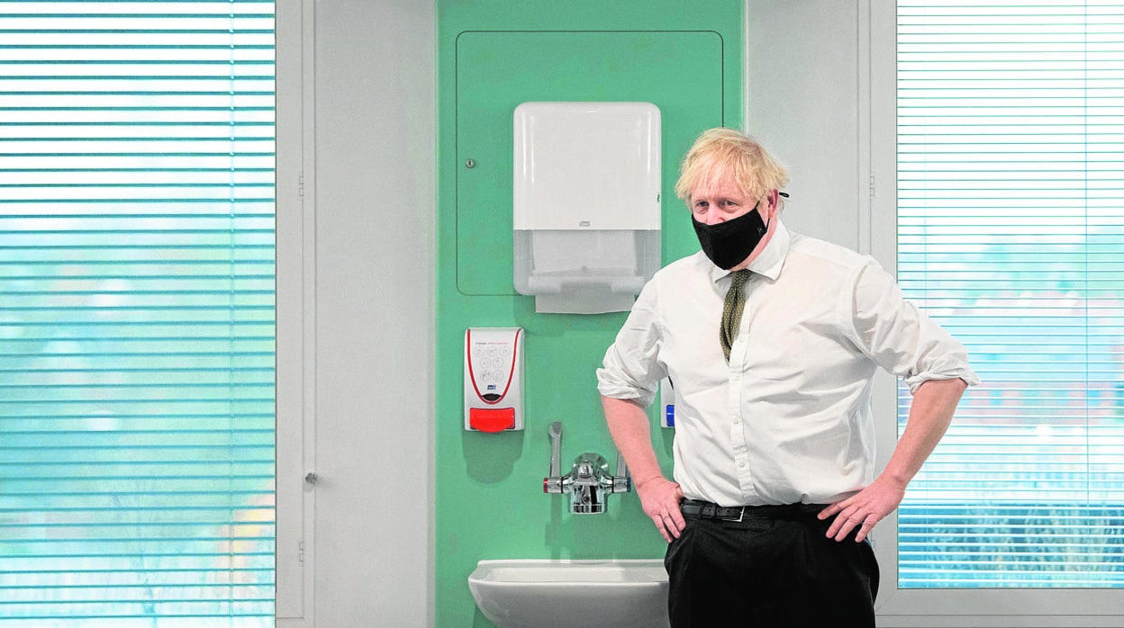 Boris Johnson quiere acelerar el desconfinamiento en Reino Unido