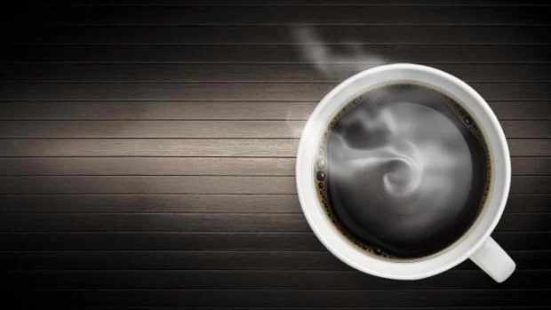 Beber café se asocia con menor riesgo de enfermedad del hígado crónica