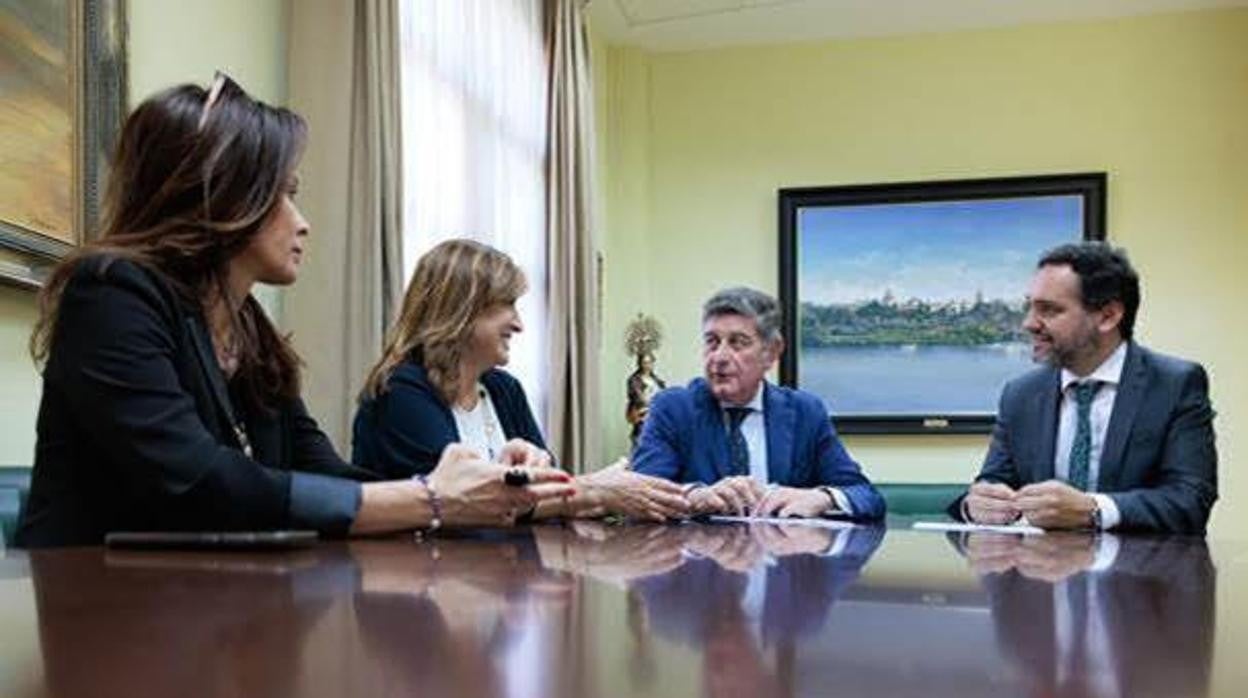 Lola Jariego, Sonia Medrano, Manuel Pérez y Esteban Mate