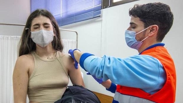 La Agencia del Medicamento desvincula la vacuna contra el Covid de las alteraciones en el ciclo menstrual