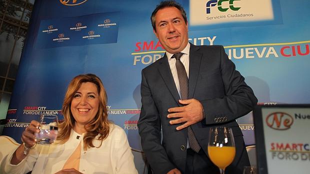 Juan Espadas, junto a Susana Díaz