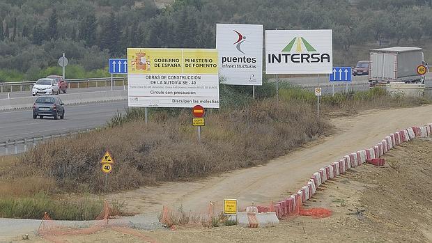 Obras de la ronda SE-40 a su paso por la A-49