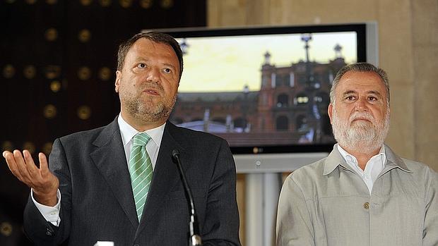 Alfredo Sánchez Monteseirín y Antonio Rodrigo Torrijos, en el Ayuntamiento