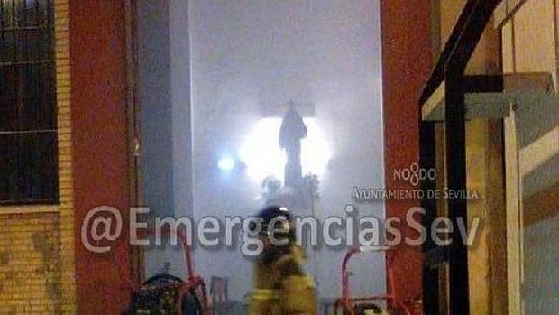 Extinguido un incendio en la parroquia de los Desamparados de Alcosa