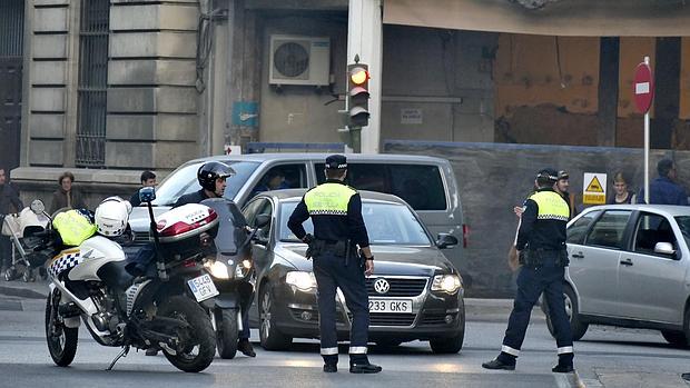 La Policía Local controlando los accesos al Centro