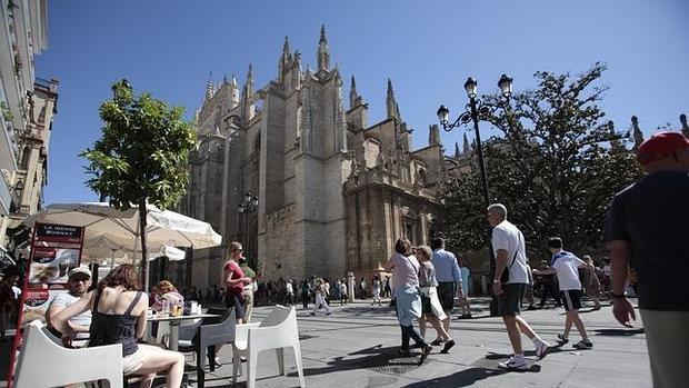 Turistas en el centro de Sevilla