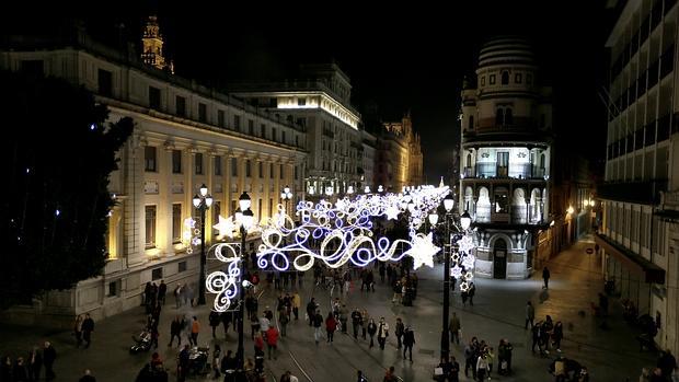 Iluminación de la avenida de la Constitución