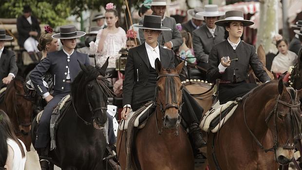 El paseo de caballos, durante la Feria de Sevilla