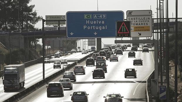 La carretera A-49 en sentido Huelva