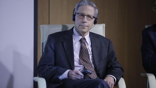 El nobel Eric Stark Maskin, durante su conferencia en la Fundación Cajasol