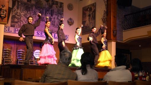 Espectáculo flamenco en un tablao