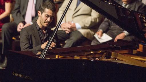 El joven pianista sevillano, durante el concurso internacional Paloma O'Shea 2015