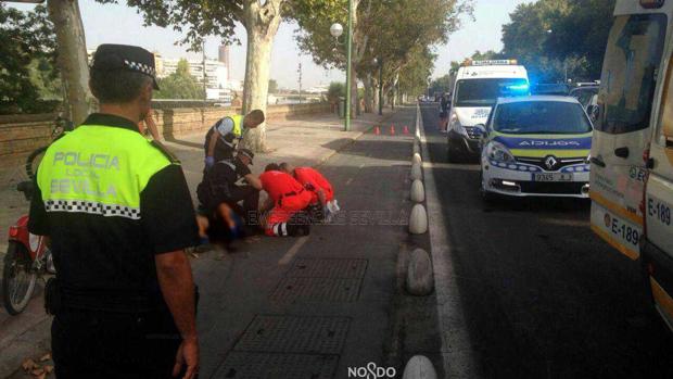 Herido grave un ciclista al chocar dos bicis en el paseo de las Delicias