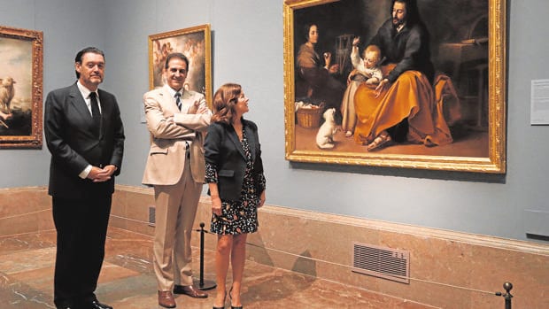 Miguel Zugaza, Gabriele Finaldi y Anabel Morillo, en el Prado junto a un Murillo que estará en la exposición