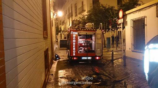 Incendio en una vivienda del centro de Sevilla en la que se celebraba una fiesta