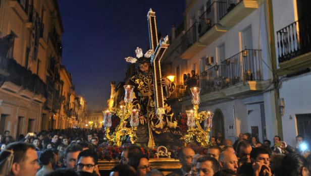 En vídeo: el traslado extraordinario de la Esperanza de Triana a Santa Ana