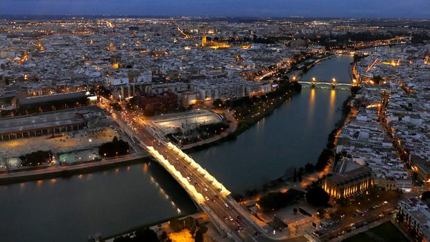 Vistas de la ciudad de noche desde la Torre Pelli