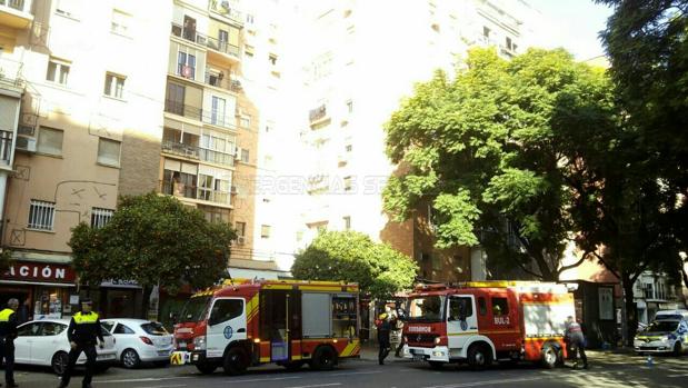 Incendio en una vivienda de la calle Virgen de Luján de Sevilla