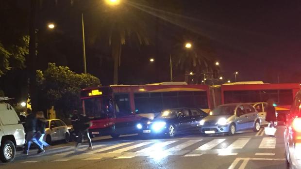 El autobús atravesado en la Palmera