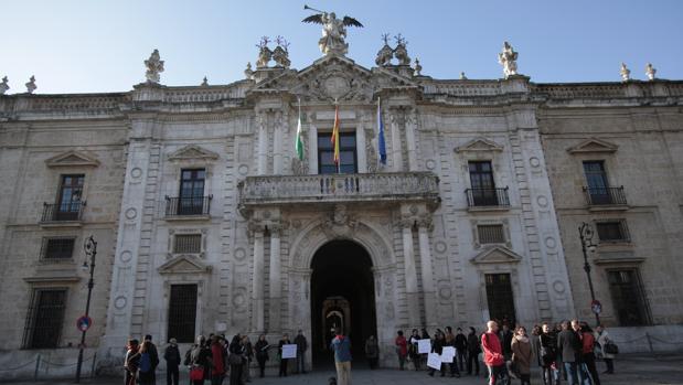 La Universidad de Sevilla ofrece cinco plazas de profesores contratados doctores